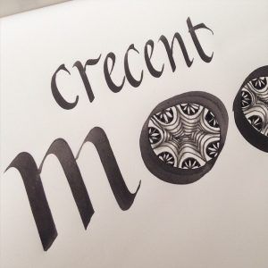 Crescent moon zentangle caligrafia