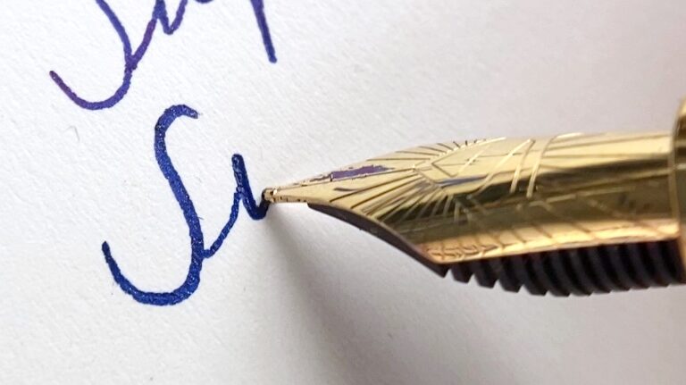 Detalle punta pluma Superman